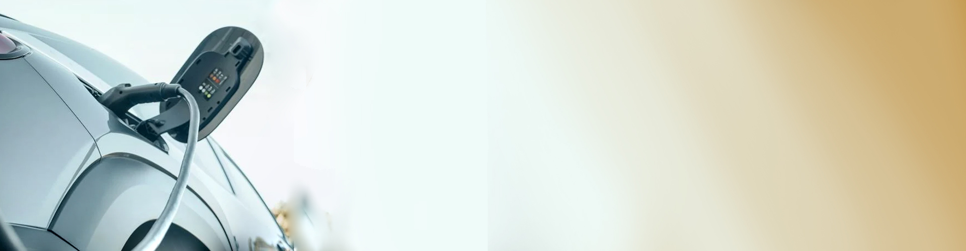 voiture-electrique-en-charge